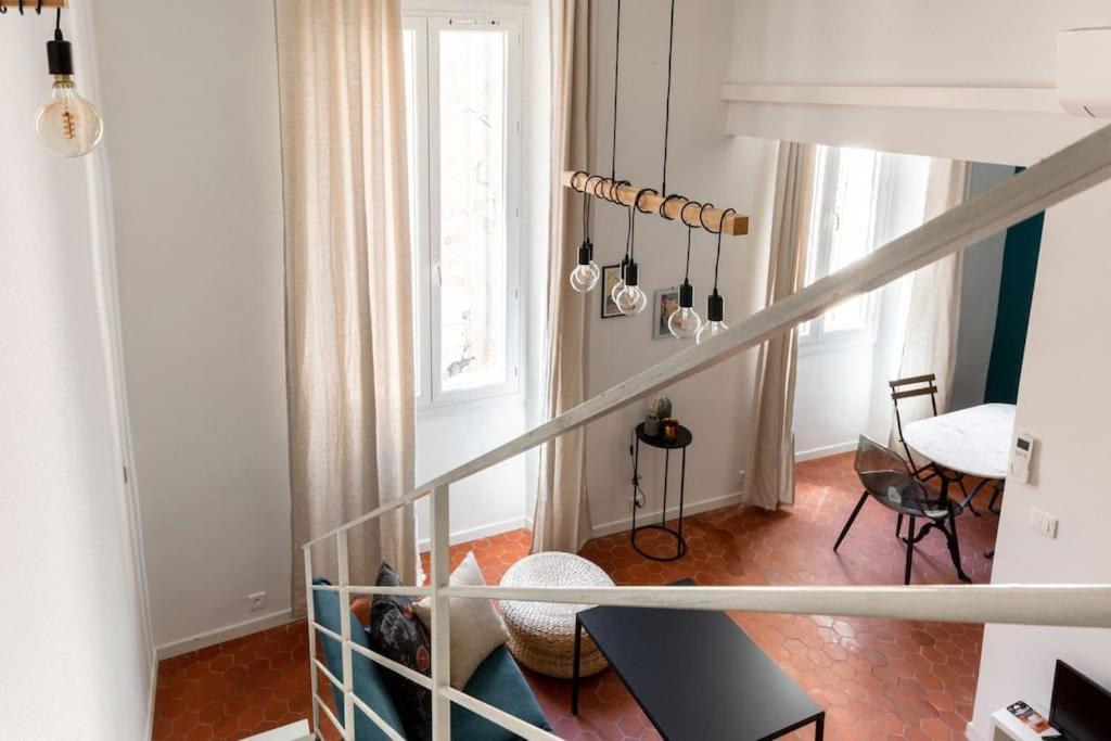 Appartement Authentique Situe En Plein Centre D'Antibes Exterior photo